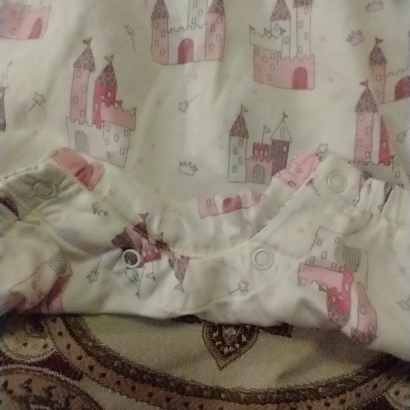 6/$15 Size 6-9 M baby girls fairy tail Castle one piece romper - Picture 3 of 9